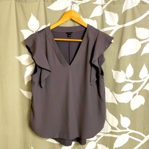 ANN TAYLOR Gray V-neck top with ruffled cap sleeves - Size Medium